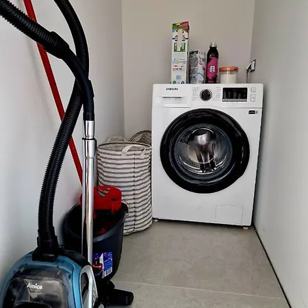 Piekny Polozony W Srodku Lasu